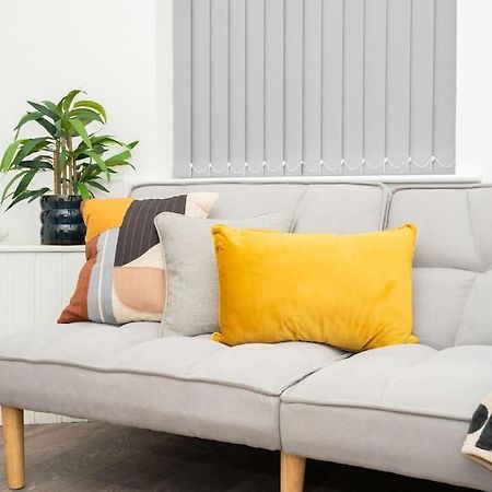 Stylish Home In York - Free Wifi & Parking - Close To Racecourse & City Centre Екстериор снимка