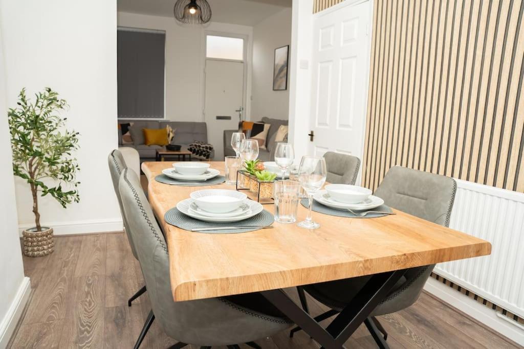Stylish Home In York - Free Wifi & Parking - Close To Racecourse & City Centre Екстериор снимка