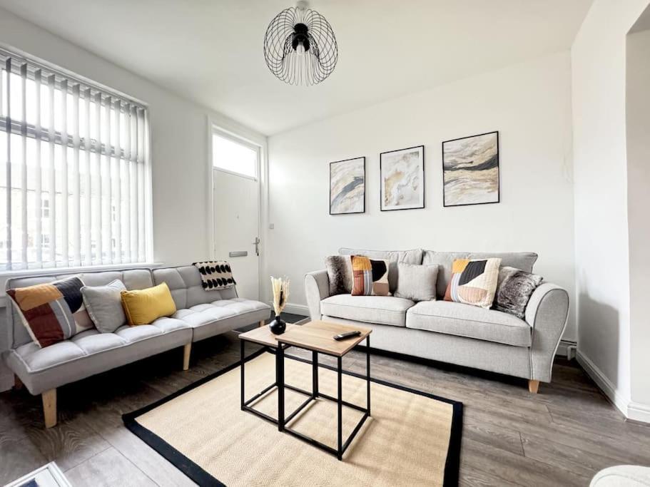 Stylish Home In York - Free Wifi & Parking - Close To Racecourse & City Centre Екстериор снимка